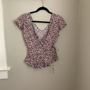 H.I.P. Floral wrap top in Size Small